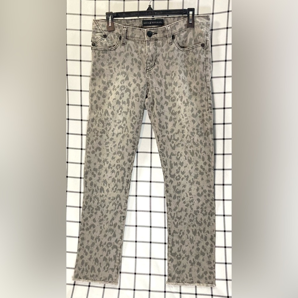 Rock & Republic Gray Leopard Skinny Jeans